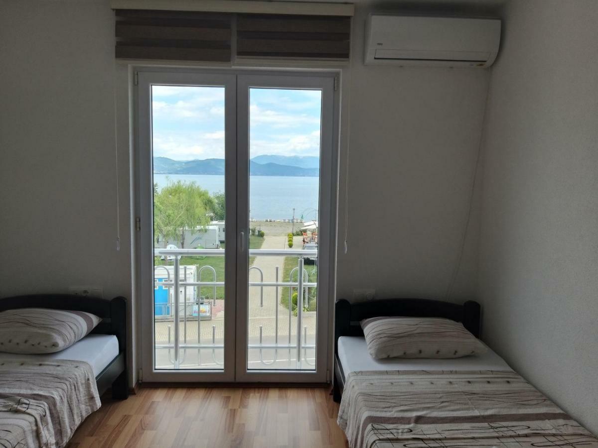 Sunrise Hotel & Camping Struga Rum bild